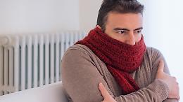 Famiglie al freddo in via De Francisco: “Non siamo bestie, paghiamo tutti i mesi”