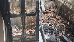 Esplosione e incendio a Torino: palazzo devastato e due cani morti