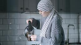 Tumori e povertà: una donna su sei lascia il lavoro, e ogni paziente paga fino a 1.800 euro l’anno