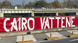 “Cairo vattene”: lo striscione appare sul Ponte Nuovo di San Mauro a poche ore dal derby