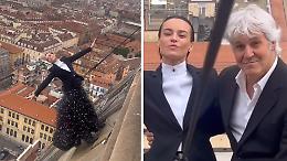 Kasia Smutniak sospesa sulla Mole: “L’appuntamento più folle e romantico di sempre”