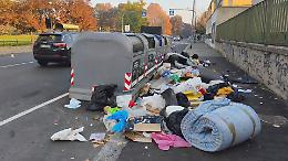 Torino sommersa dai rifiuti: marciapiedi come discariche a cielo aperto