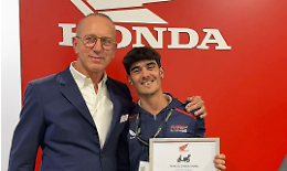 Francesco Montinaro, il meccanico che costruisce moto di carta: Honda lo premia ancora