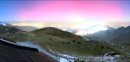 Aurora boreale illumina il Piemonte e il Canavese: la magia di una notte fuori dal tempo (FOTO)