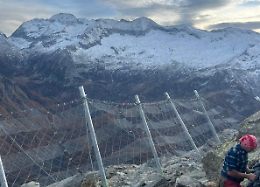 Balme si blinda contro le valanghe: nuove reti fermaneve proteggono l’abitato e la strada provinciale