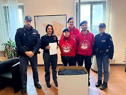 Giubbotti contraffatti e sequestrati donati ai City Angels di Torino
