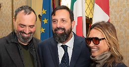 Lo Storico Carnevale di Ivrea presenta i protagonisti del 2026: tutte le immagini della cerimonia in Sala Dorata (foto e video Luisa Romussi)