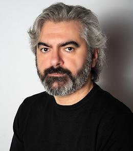 “Happy Days”: la felicità secondo Santomauro fa ridere (e pensare)