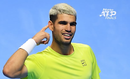 Carlos Alcaraz spegne il sogno di Musetti e si prende anche il trono mondiale del tennis