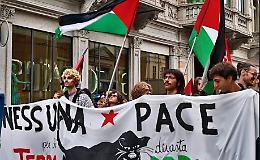 “No Meloni Day” a Torino: gli studenti invadono i binari di Porta Nuova