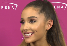 Panico sul red carpet di Singapore: Ariana Grande aggredita da un uomo tra la folla