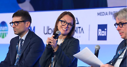 Piastra che inventa. Facebook e dintorni