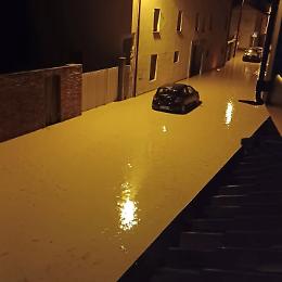 Linea temporalesca devasta il Friuli: piogge estreme, esondazioni e due dispersi (FOTO)