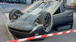 Auto ribaltata nel canale a Verrua Savoia: è servito un maxi intervento di soccorso