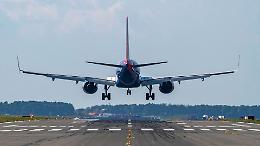 "Google" lancia "Google Flights": il motore di ricerca con IA per farti trovare biglietti aerei a prezzi imbattibili