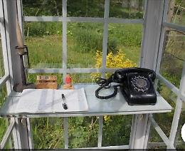 Torino vuole demolire le cabine telefoniche, ma Barone Canavese ha la soluzione