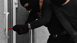 Rapinatore armato di cacciavite assalta la farmacia di Rocca Canavese