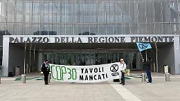 COP30, l’Italia sbaglia tutto: Extinction Rebellion scarica 30 tavoli e accusa Governo e Regione  (FOTO E VIDEO)