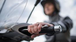 Motorino sparito dall’androne: è furto aggravato dalla pubblica fede