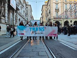Torino, 1500 in marcia: la Trans March 2025 esplode in città. “Siamo indivisibili”*