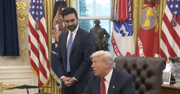 La giornalista chiede a Madmani "Secondo lei Trump è fascista?". E Trump anticipa: "Dille di sì"