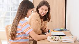 Universitari reclutati per salvare le medie di montagna: “In Pari” cambia scala e riscrive le regole del sostegno scolastico nel Piemonte più isolato