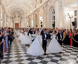 Gran Ballo della Venaria Reale: quando l’eleganza diventa impegno contro la violenza di genere