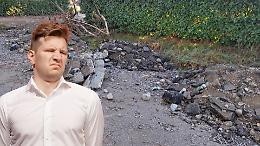 “A Gassino c'è un parcheggio diventato una discarica”. La denuncia di un cittadino