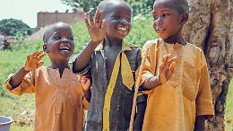 Nigeria, rapiti oltre 250 studenti: 50 bambini riescono a fuggire scalzi dalla boscaglia