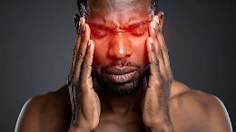 Il silenzioso sequestro dell’emicrania: perché non è “solo mal di testa” e come riconoscere una malattia che cambia la vita