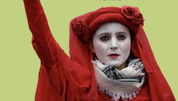 Extinction Rebellion blocca l’ingresso della Rai a Torino: donne legate tra loro e bocche coperte