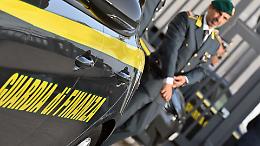 Da merce contraffatta a strumento di solidarietà: la Finanza di Tortona dona 352 giubbini sequestrati ai volontari dell’Ordine di Malta