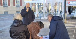 Settimo si è stufata: la piazza firma, la politica balbetta, l’ospedale affonda
