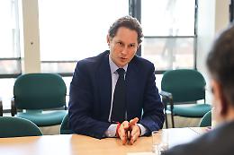 Attacco alla Stampa, Elkann rompe il silenzio: «Violenza vile». Rafforzata la sicurezza