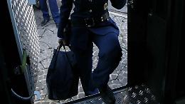 Assalto “chirurgico” nella galleria: commando blocca l’A2 e fugge con due milioni di euro senza sparare un colpo