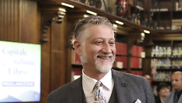 Giuli a Torino: dittonghi, baccalà e sogni di un’Italia “intiera”