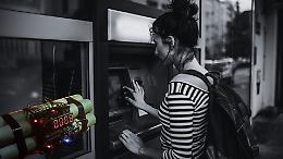 Esplosione nella notte nel torinese: bancomat sradicato e banda in fuga