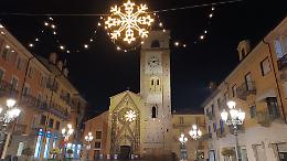 50 mila euro per luci e mapping: le strategie per il Natale servono davvero al commercio di Chivasso?