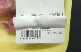 Etichetta cambiata sulla salsiccia al Conad di Viale della liberazione a Ivrea. La titolare cade dalle nuvole promette chiarimenti