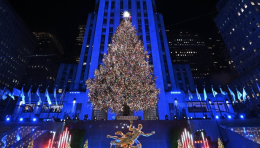 Acceso l’albero del Rockefeller Center: il Natale a New York è ufficialmente iniziato (VIDEO)