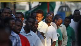 Torino, liberata la palazzina di corso Chieri: trasferiti 50 richiedenti asilo