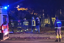 Barriera di Milano, fiamme nelle ex piscine: “È una crack house a cielo aperto”