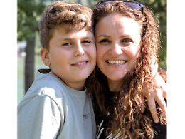 "SPLENDERAI": l’inno d’amore di Valeria per suo figlio Gabriele, un coraggio che diventa musica contro la Sindrome di Tourette