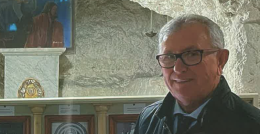 A Chivasso c’è solo una cosa più presente dei problemi: le foto del sindaco...