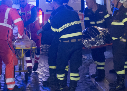 Auto si ribalta sulla Provinciale 181 a La Cassa: paura per una donna 