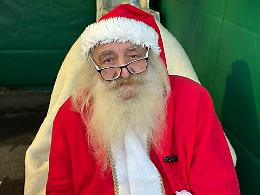 Quando Cavagnolo si illumina: il paese che trasforma una piazza in comunità. Con un Babbo Natale speciale... (VIDEO e FOTOGALLERY)