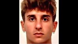 Cinque anni senza Alessandro, la madre sfida il silenzio: «Non archiviatelo, mio figlio è là fuori e qualcuno deve vederlo»