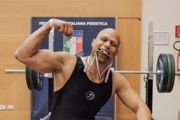 “Vaffanculo al cancro”: Alessandro muore a 26 anni, il suo grido diventa una raccolta da 248mila euro