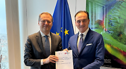 Cirio e Lo Russo propongono Torino come prima Città Disneyland d'Europa: auto senza autista, ma politica sempre in modalità parcheggio