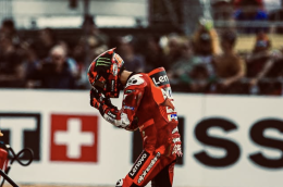 Bagnaia è crollato: Lorenzo lo manda dallo psicologo, Rossi spiana la strada ai suoi rivali